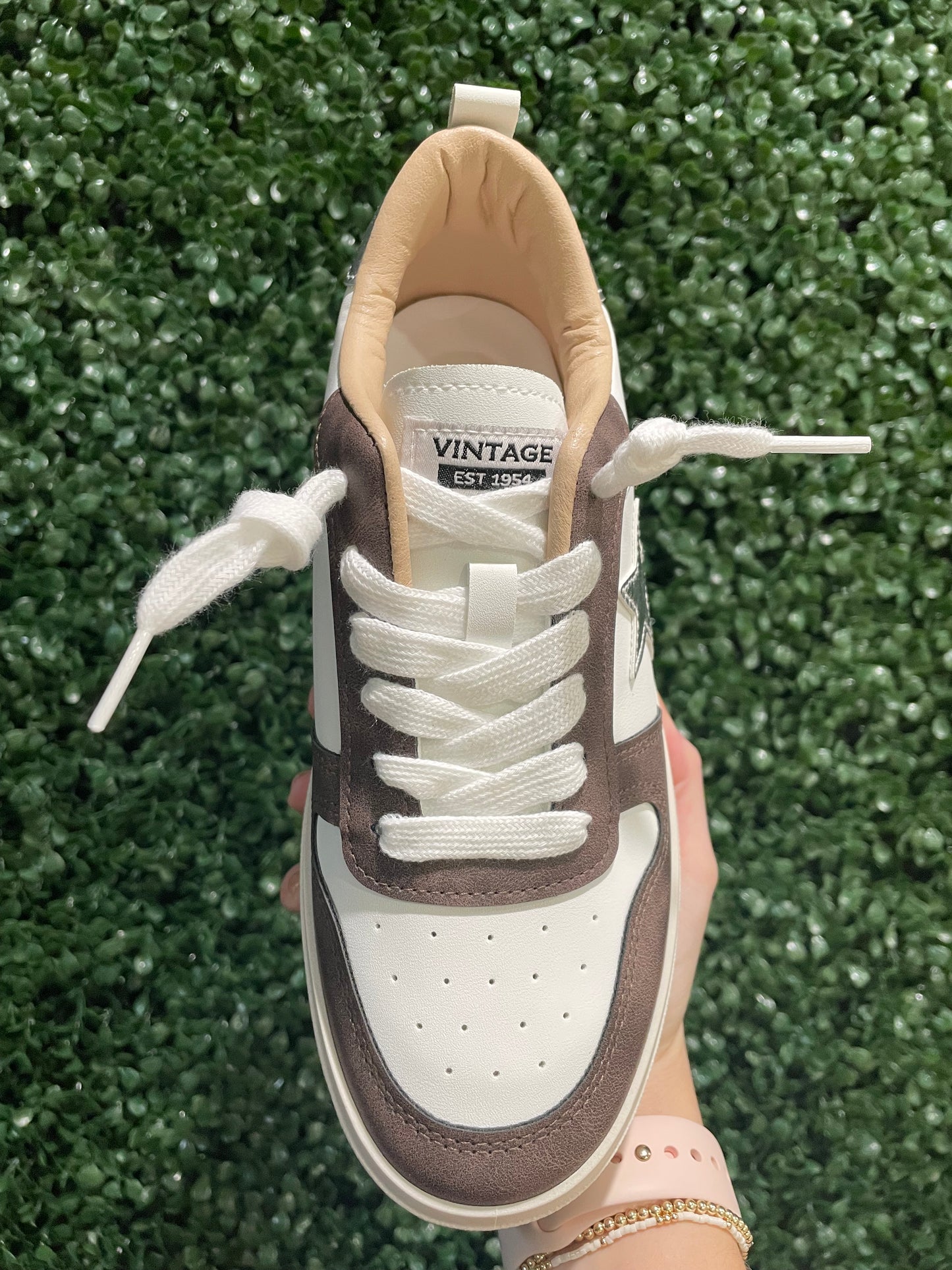 Vintage Havana Brown & Silver Aura 10 Sneakers