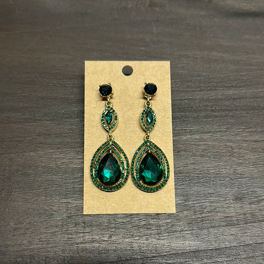 Formal Earrings Green Gold Base Outlined Dangle