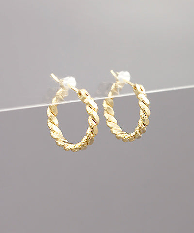 Mini Twist Hoops