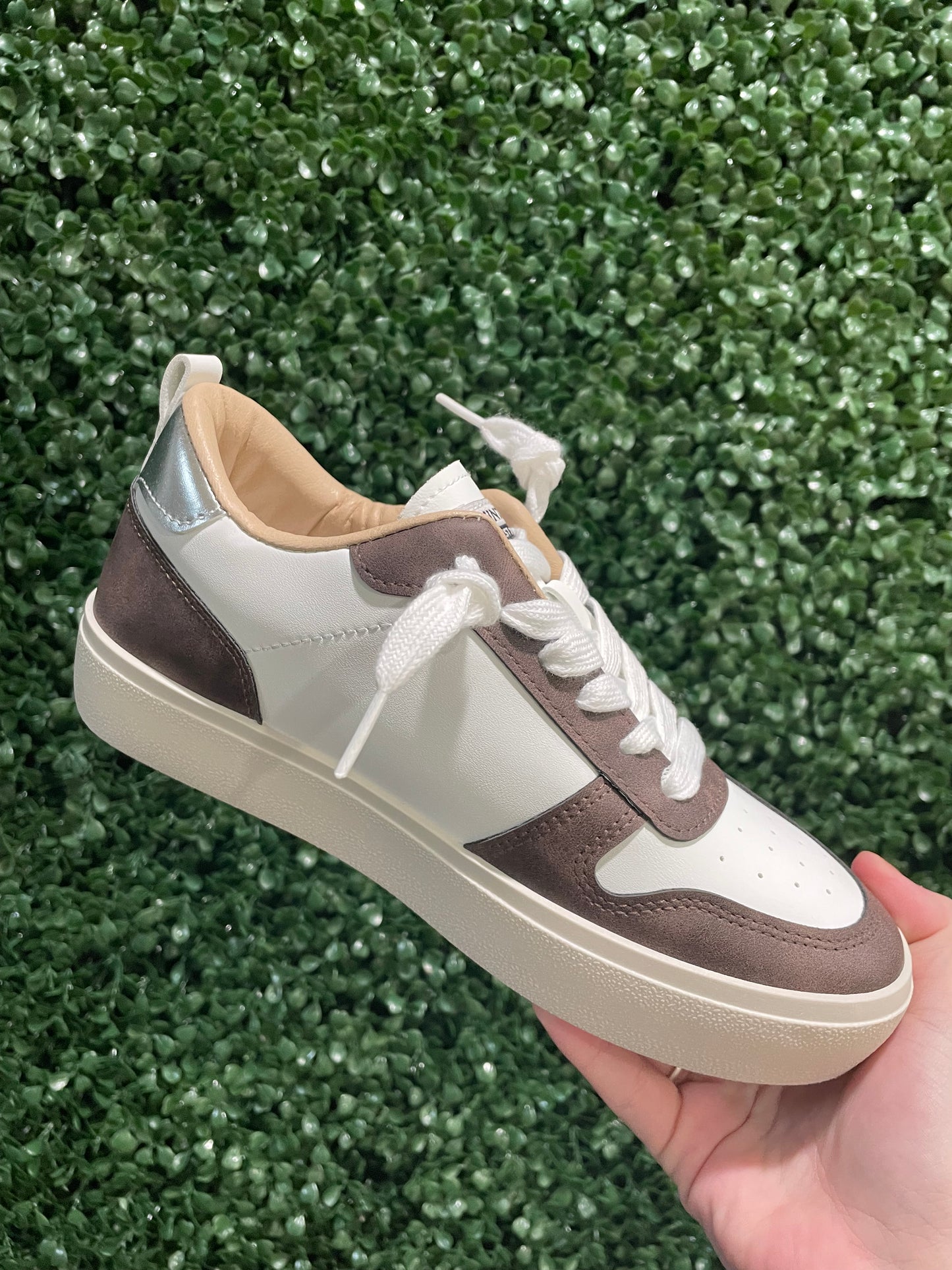 Vintage Havana Brown & Silver Aura 10 Sneakers